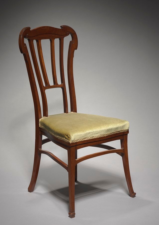 Mahogany chair by Victor Horta (1900) Cleveland Museum of Art