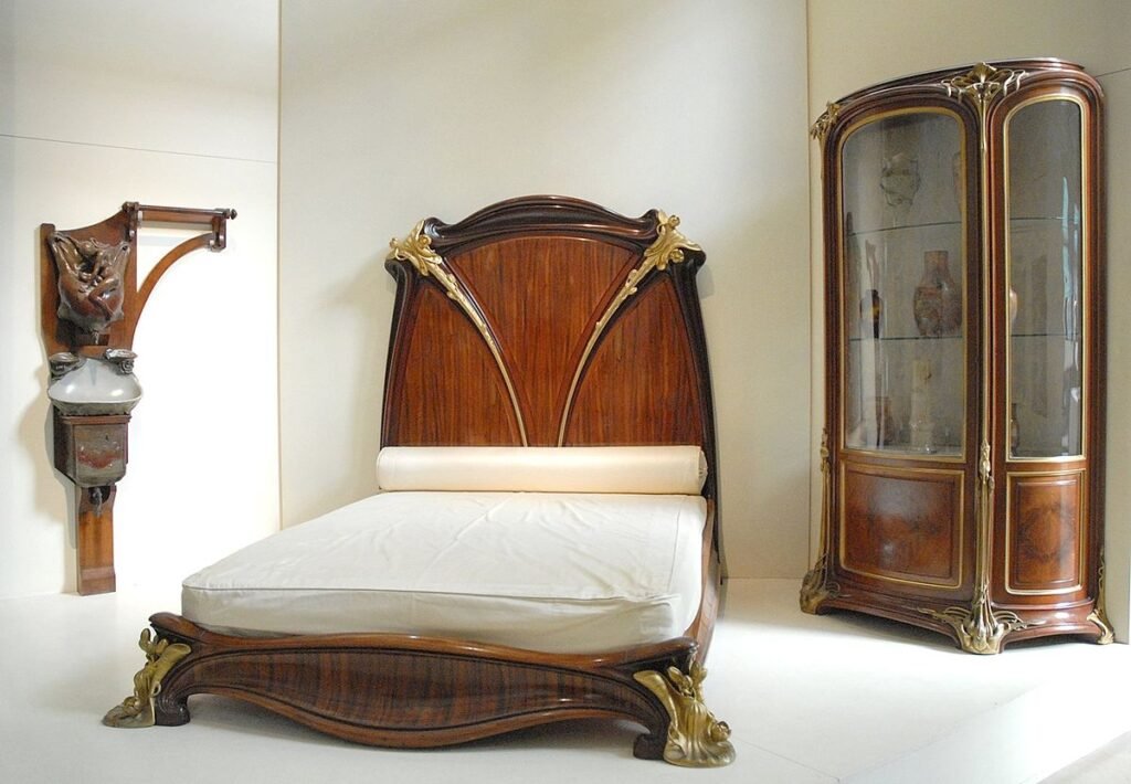 Water Lily bedroom set by Louis Majorelle (1902-1903)