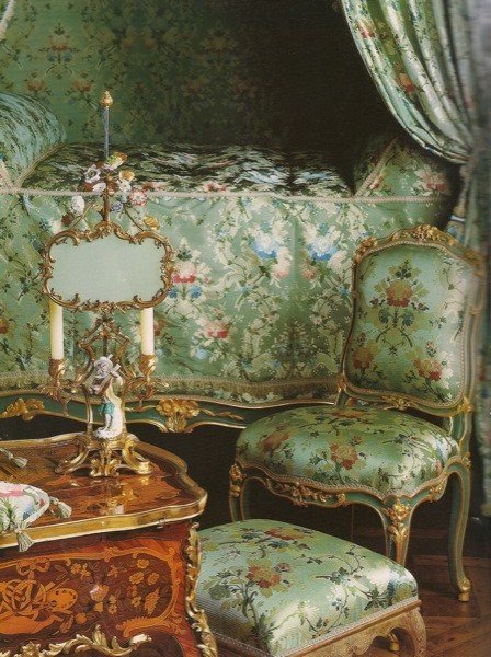 rococo pompadour bedroom Commode de Madame de Pompadour